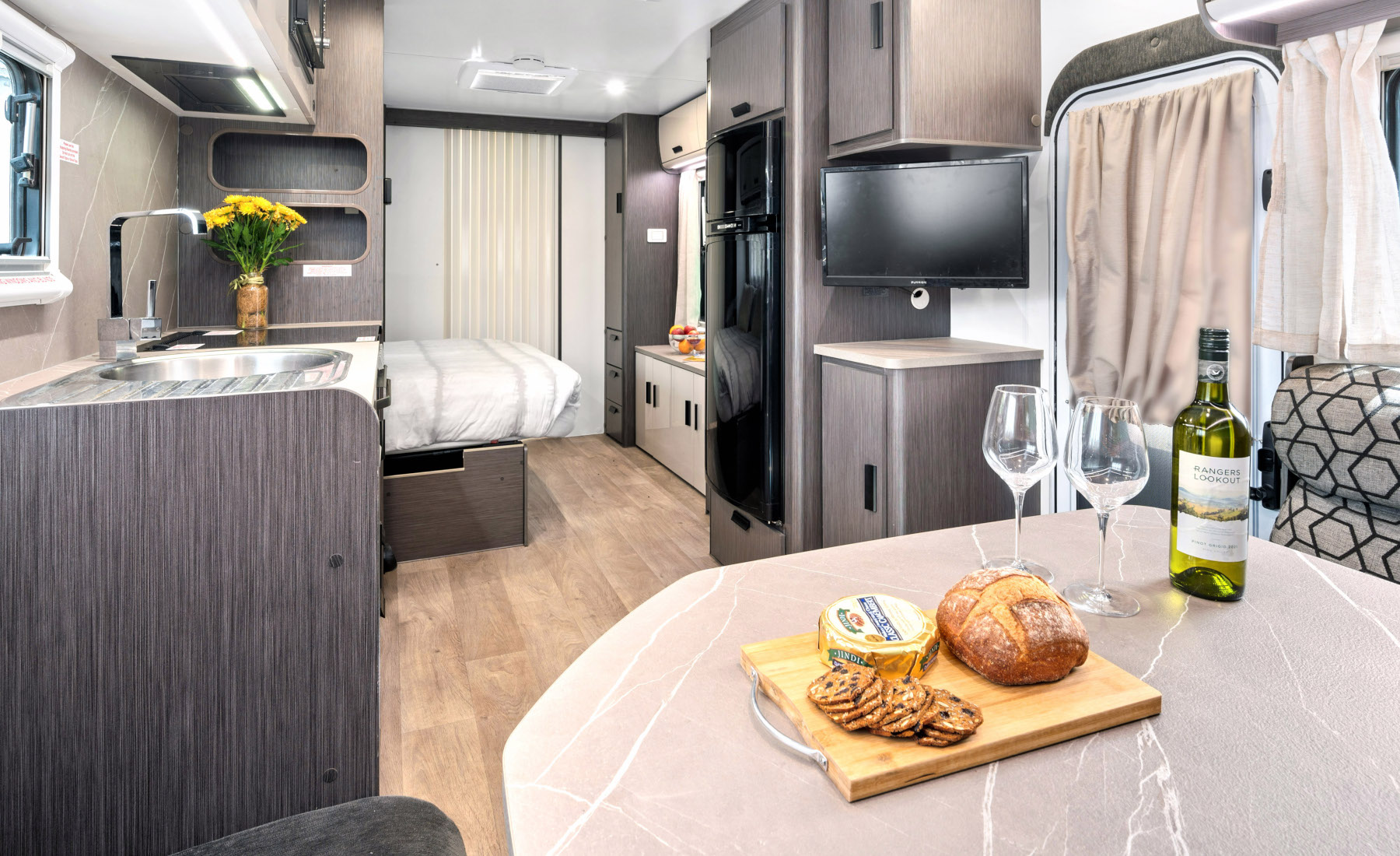 TEMP Jabiru 1800x1100